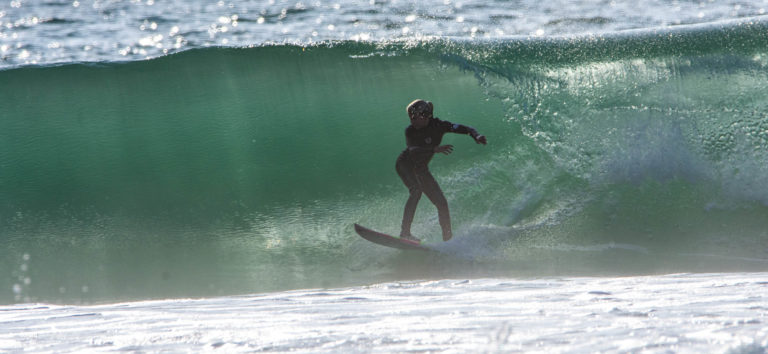 Surfers 19.5×9 Crop