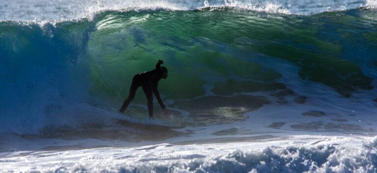 Surfers 19.5×9 Crop